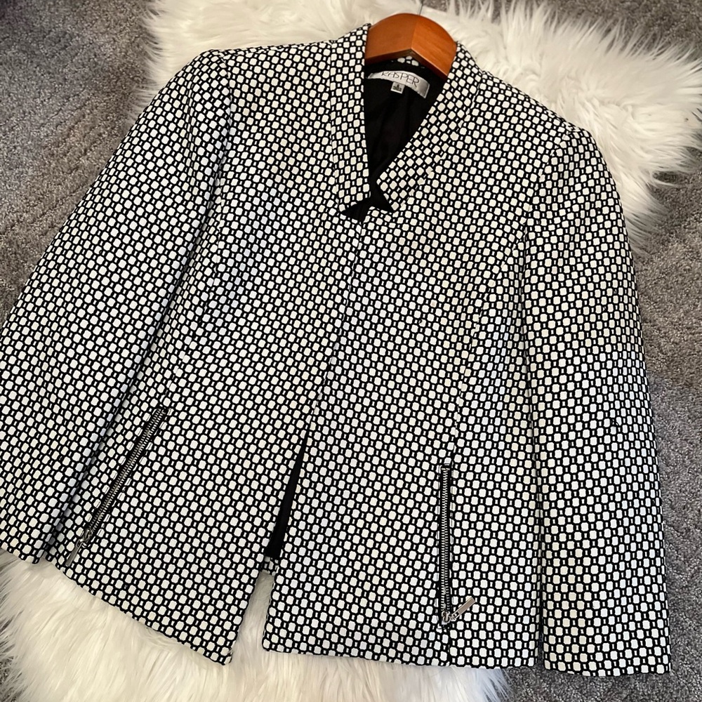 Kasper Open Blazer NWOT beautiful piece